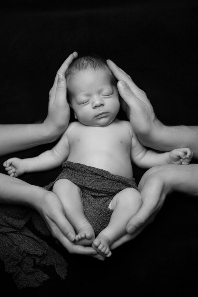 Newbornshooting Monika Kessler aus Vorarlberg zeigt Babyfotos