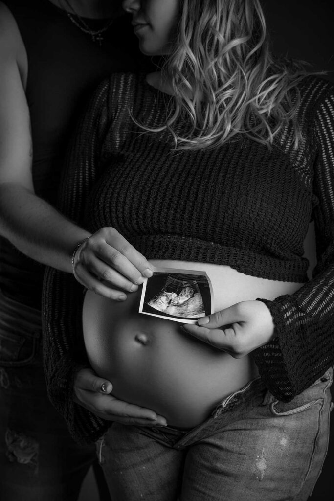 Schwangerschaft Fotografie Monika Kessler aus Vorarlberg zeigt Babybauchfotos