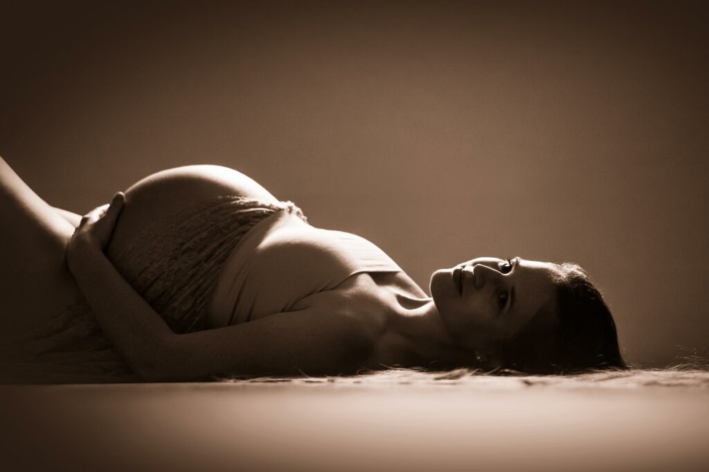 Monika Kessler Schwangerschaft Fotograf Vorarlberg zeigt Babybauchfotos
