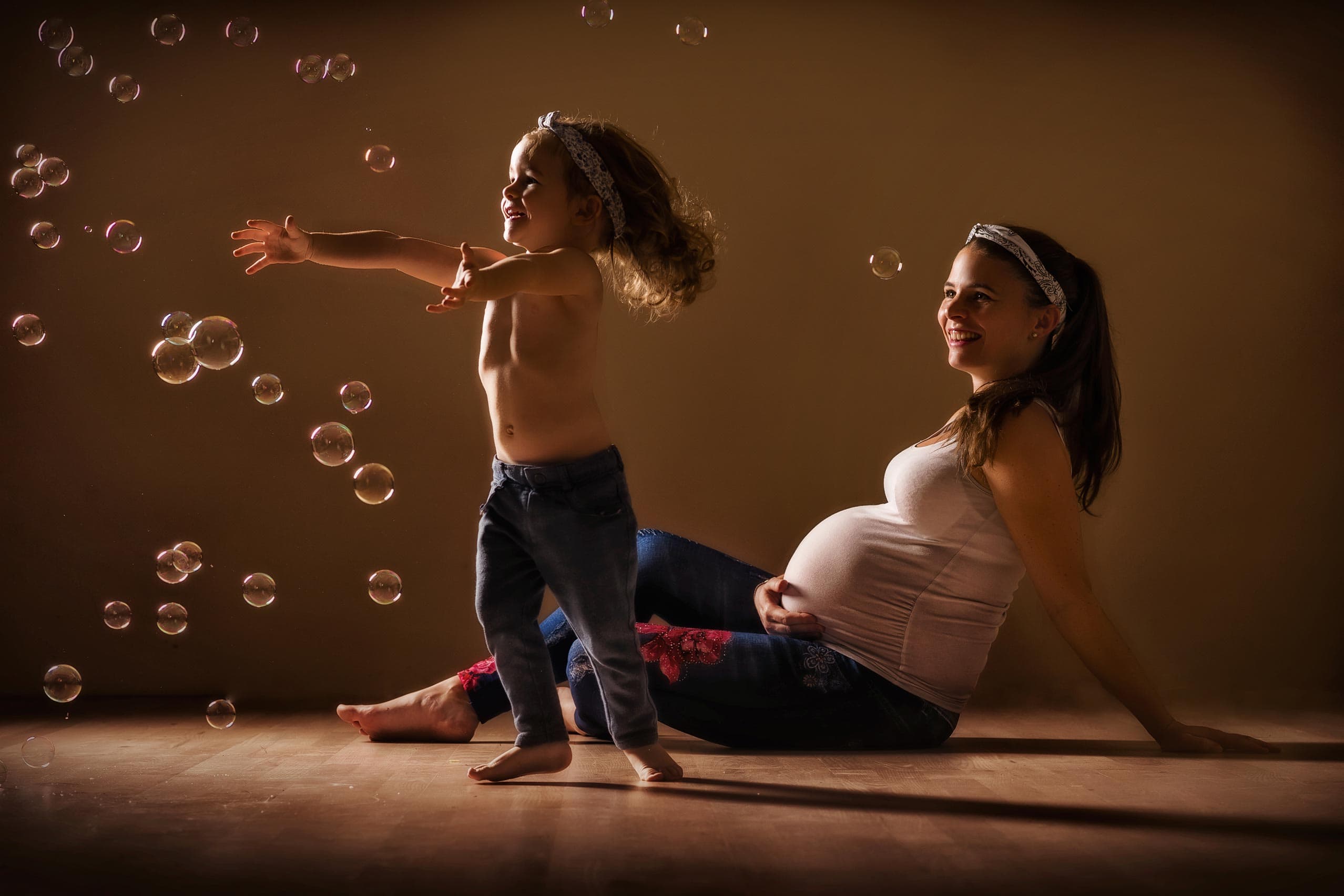 Monika Kessler Schwangerschaft Fotograf Vorarlberg zeigt Babybauchfotos
